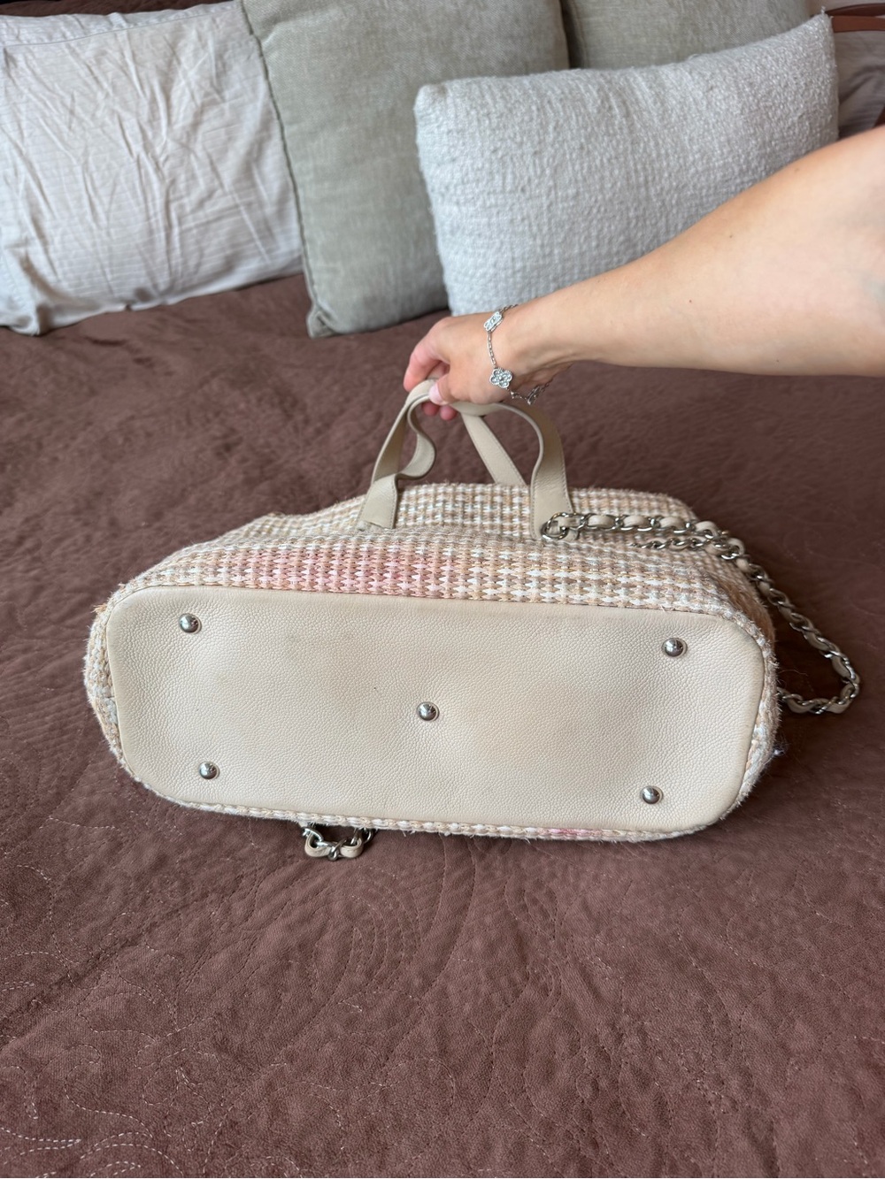 CHANEL Beige & Cream Tweed Chain-Handle Tote - Picture 3 of 8